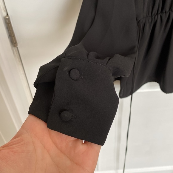 NWT Dynamite wrap Blouse 🖤 - Picture 4 of 5